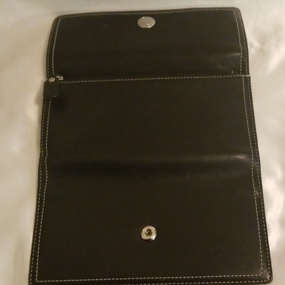 COACH Wallet - Picture 3 of 4